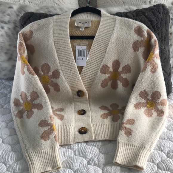 Industry flower power waist high cardigan sweater. - Picture 3 of 11